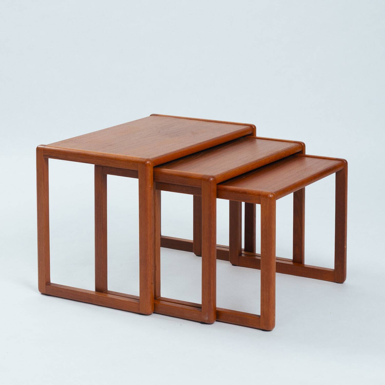 set of 3 nesting Teak tables, danish design, 1970s