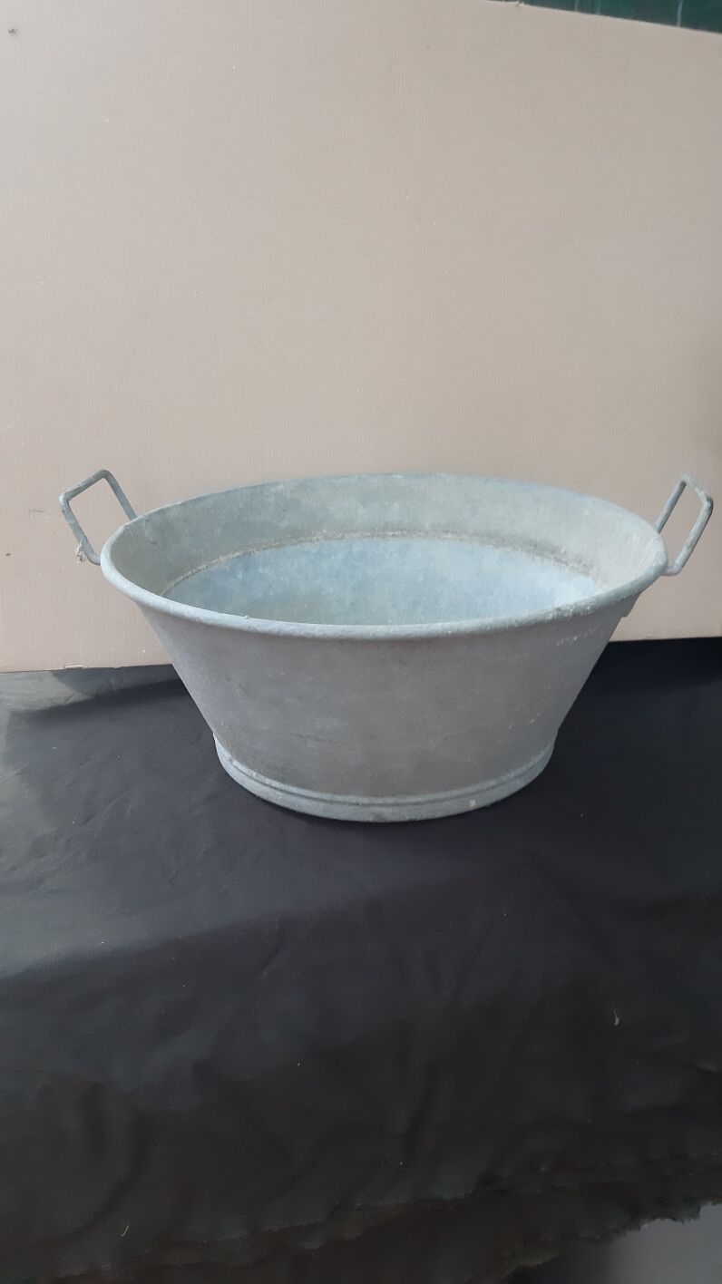 Vintage zinc basin