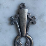 Keyhole entry