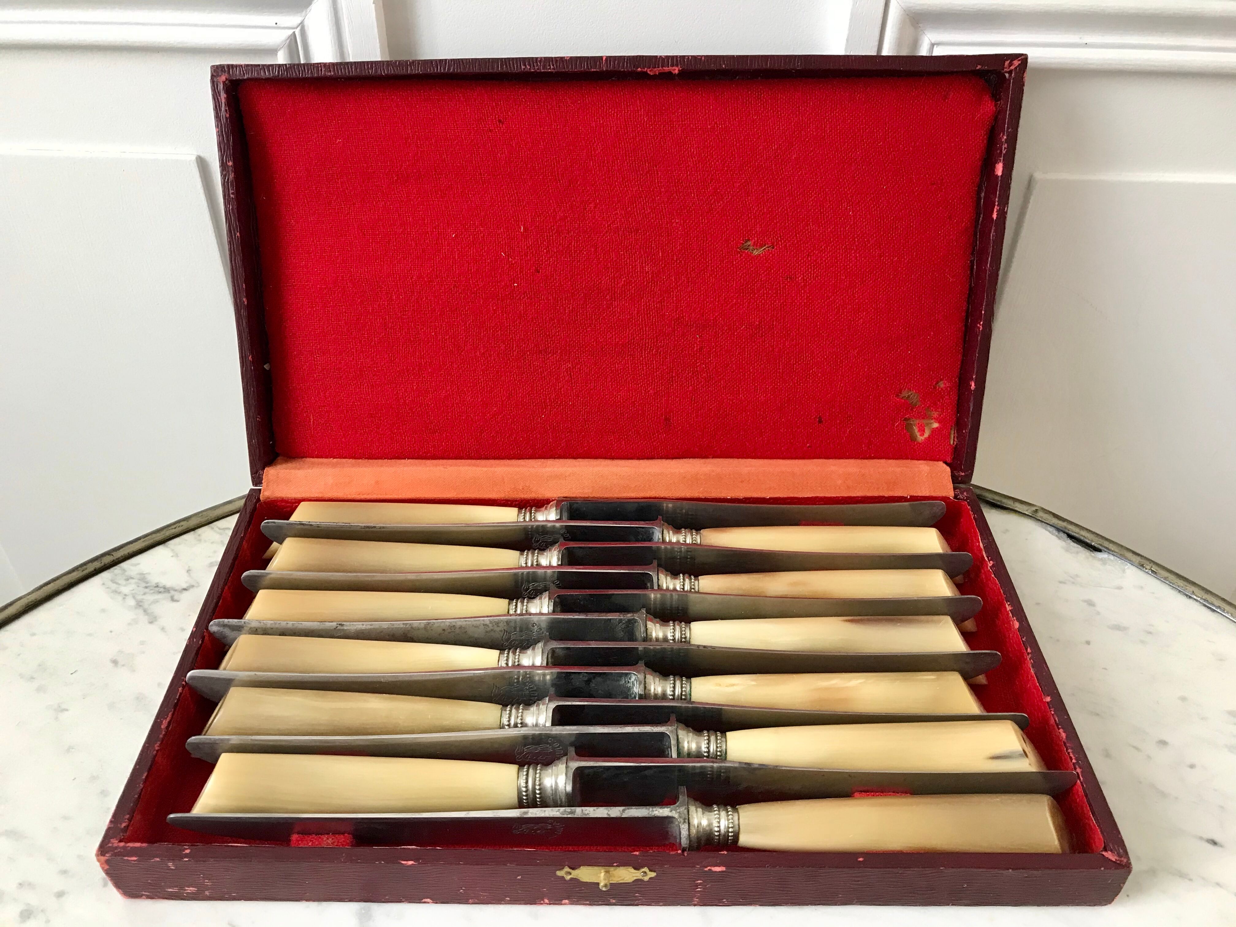 Set of 12 horn knives 50s