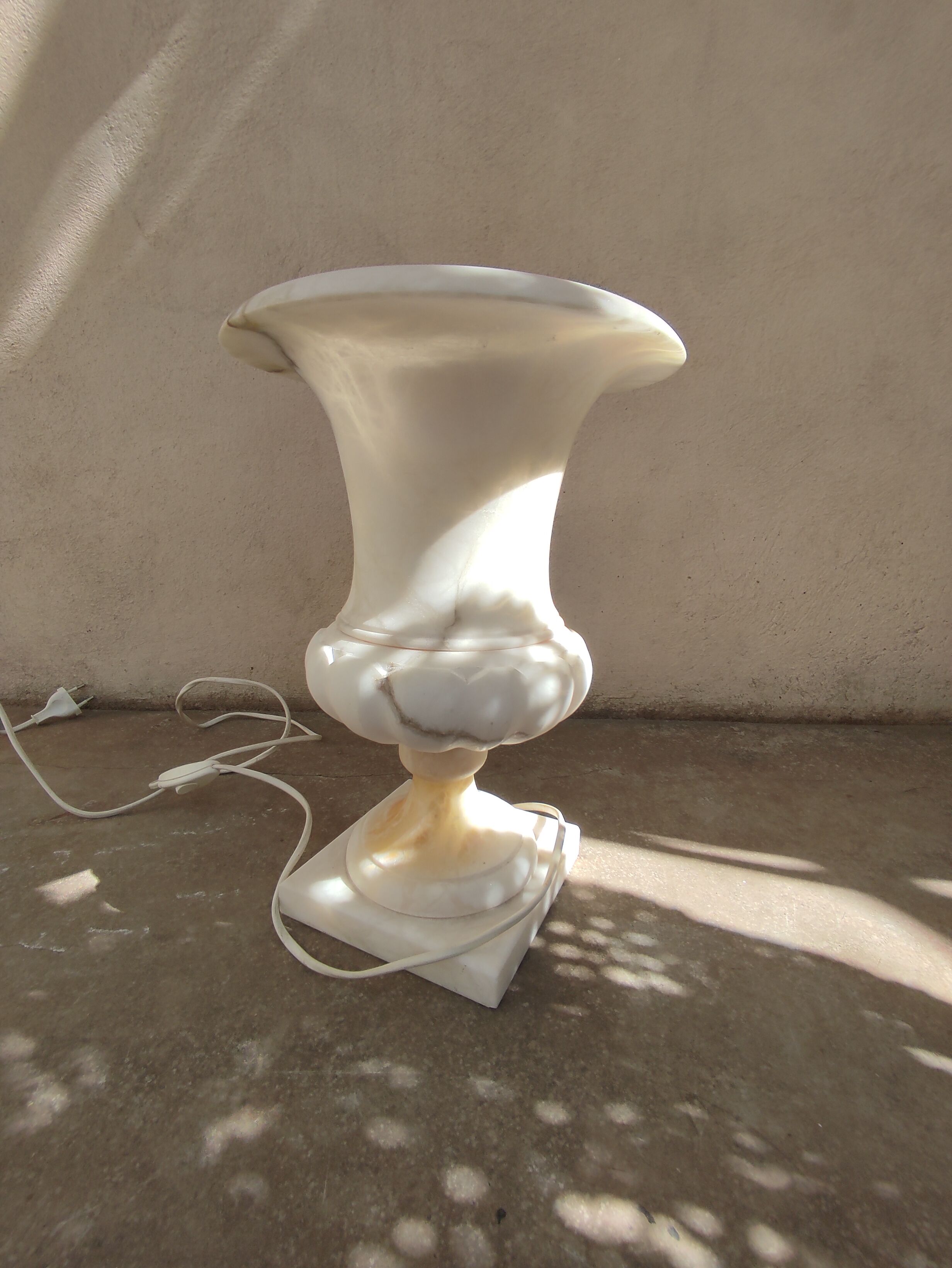 Art Deco lamp in Albatre