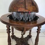 Bar en forme de globe terrestre vintage