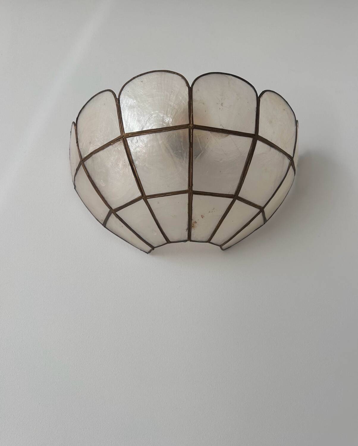 Paire d’applique vintage en nacre, France 1970