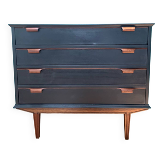 Vintage Scandinavian chest of drawers