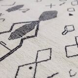 Moroccan Berber wool rug 250 x 150 Cm