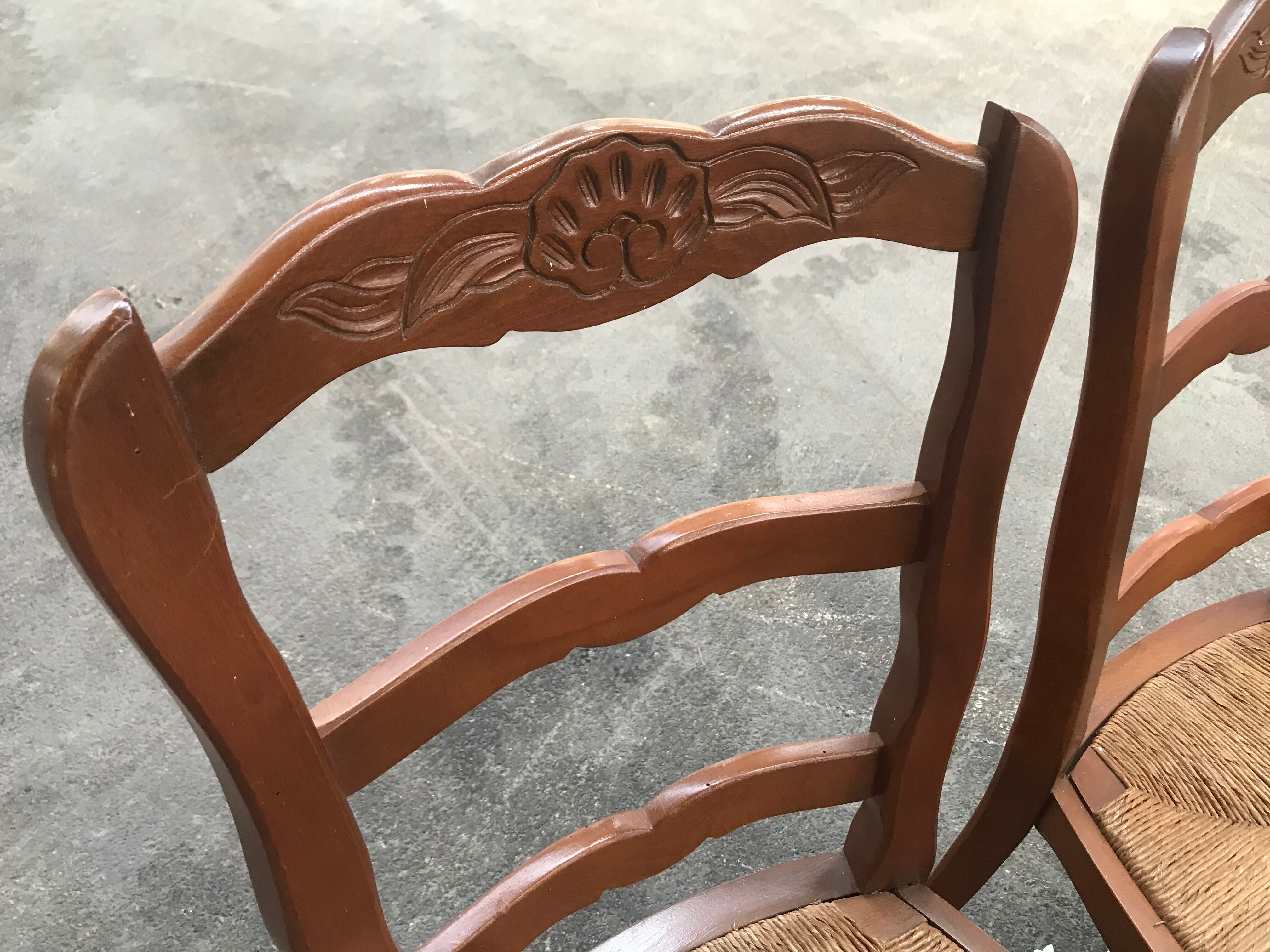 Suite of 6 rustic mulched chairs Louis XV solid cherry