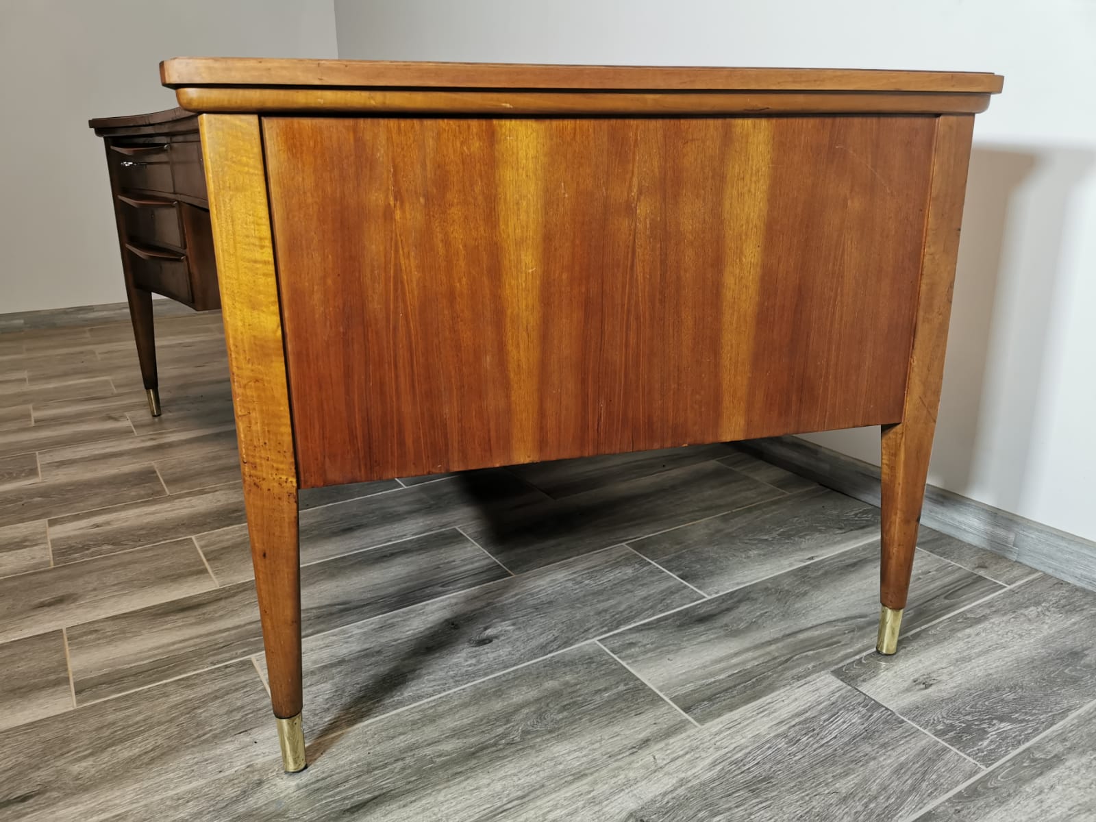 Bureau du milieu du siècle