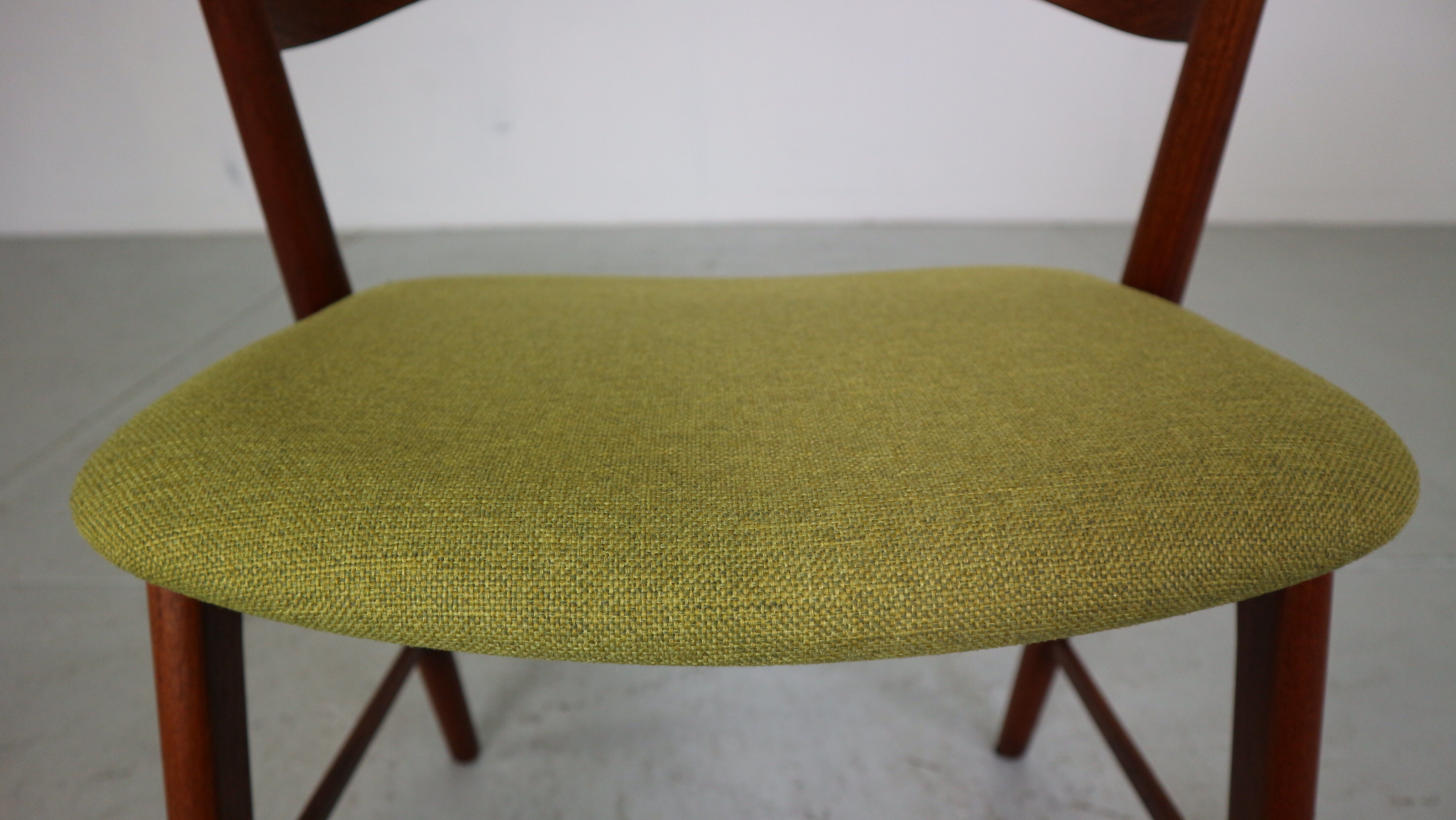 Mid- Century Set Of Two Organic Shape Teak Dinning Room Chairs, 1960 Denmark