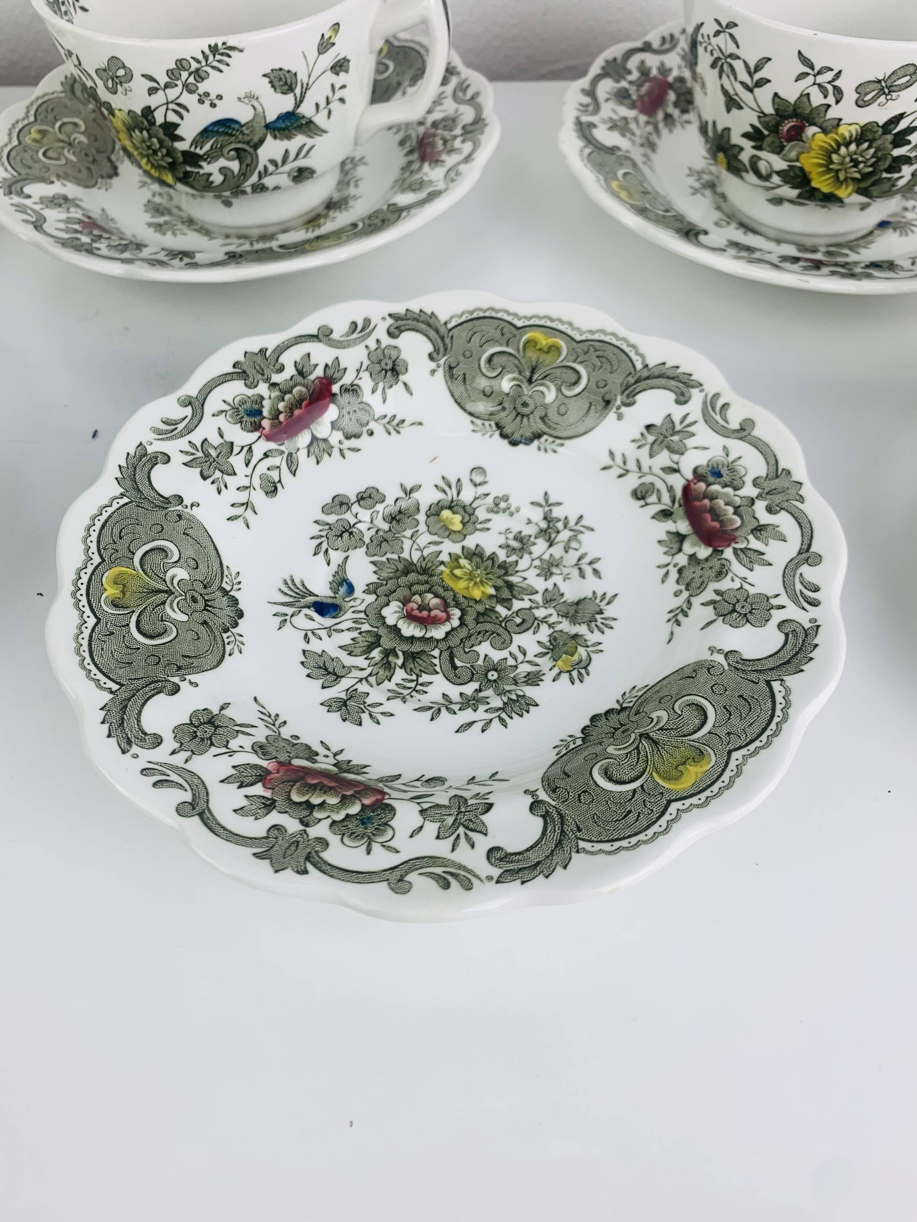 Windsor tea service Ridgway Staffordshire English earthenware, 6 cups
