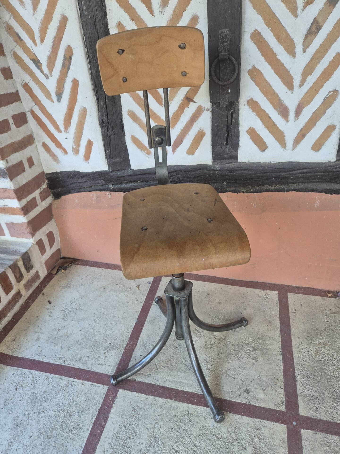 Chaise d'atelier industrielle