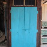 Indian door in old teak piece and patina of origin