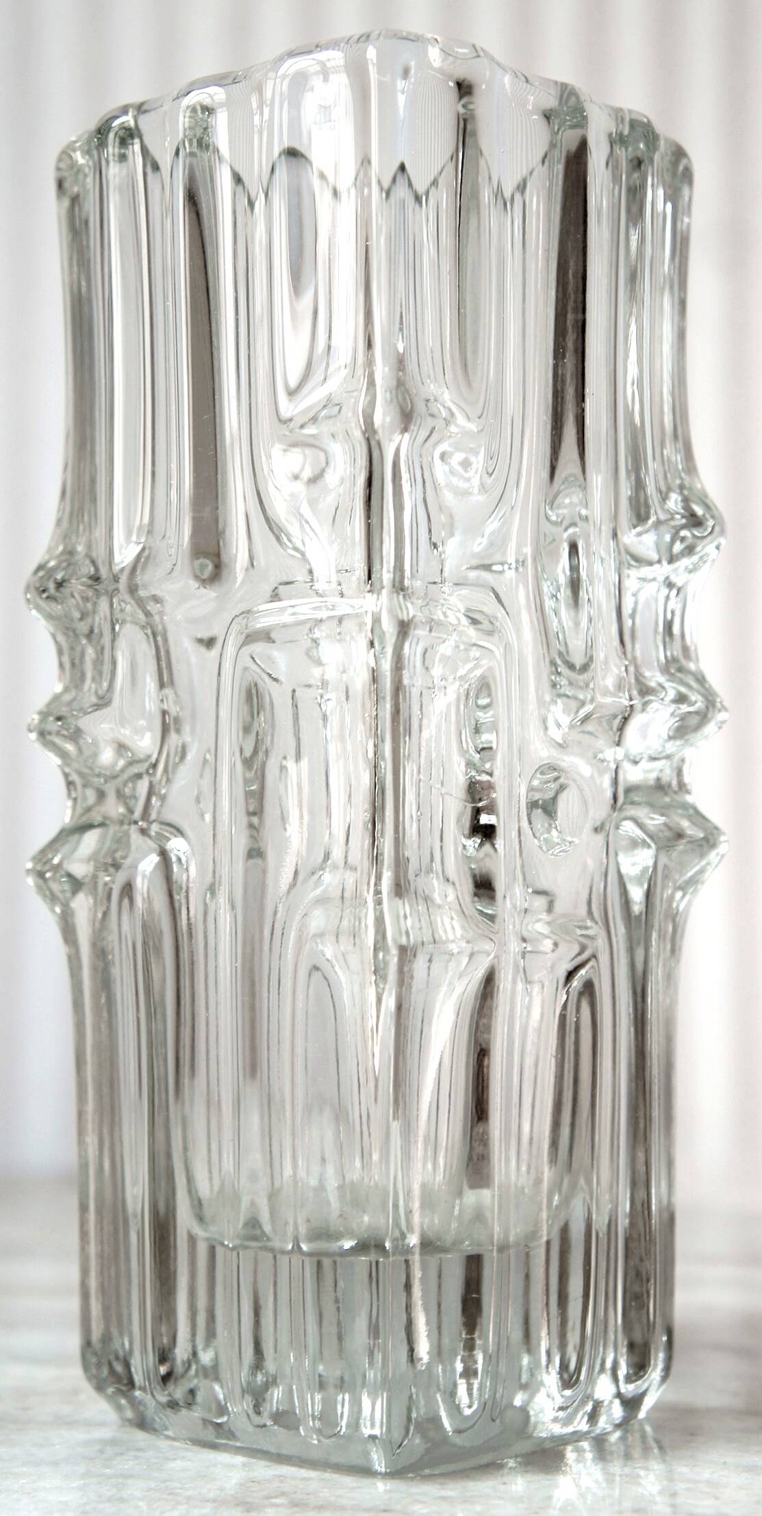 Vase en Verre par Vladislav Urban pour Sklo Union Rosice, 1960