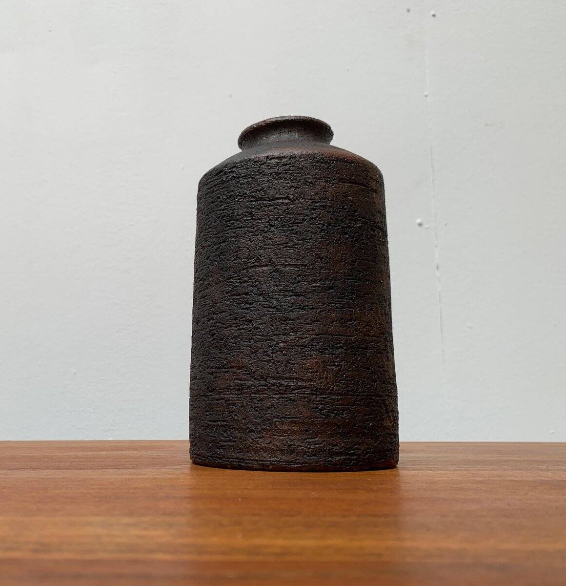 Brutalist vase from the mid-century German studio pottery by Gerhard Liebenthron, 1974.