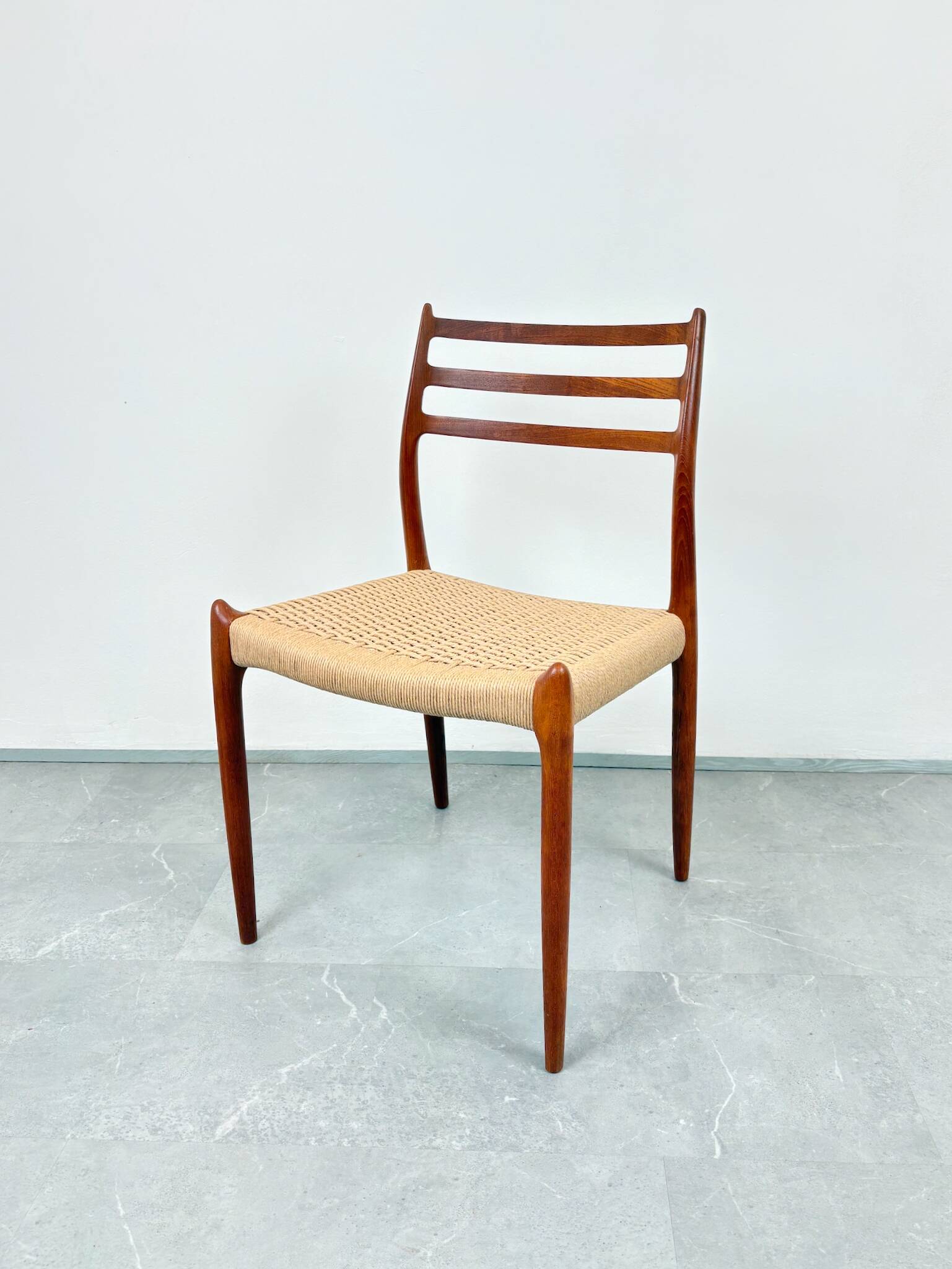Ensemble de 6 chaises modèle 78 en teck par Niels O. Møller