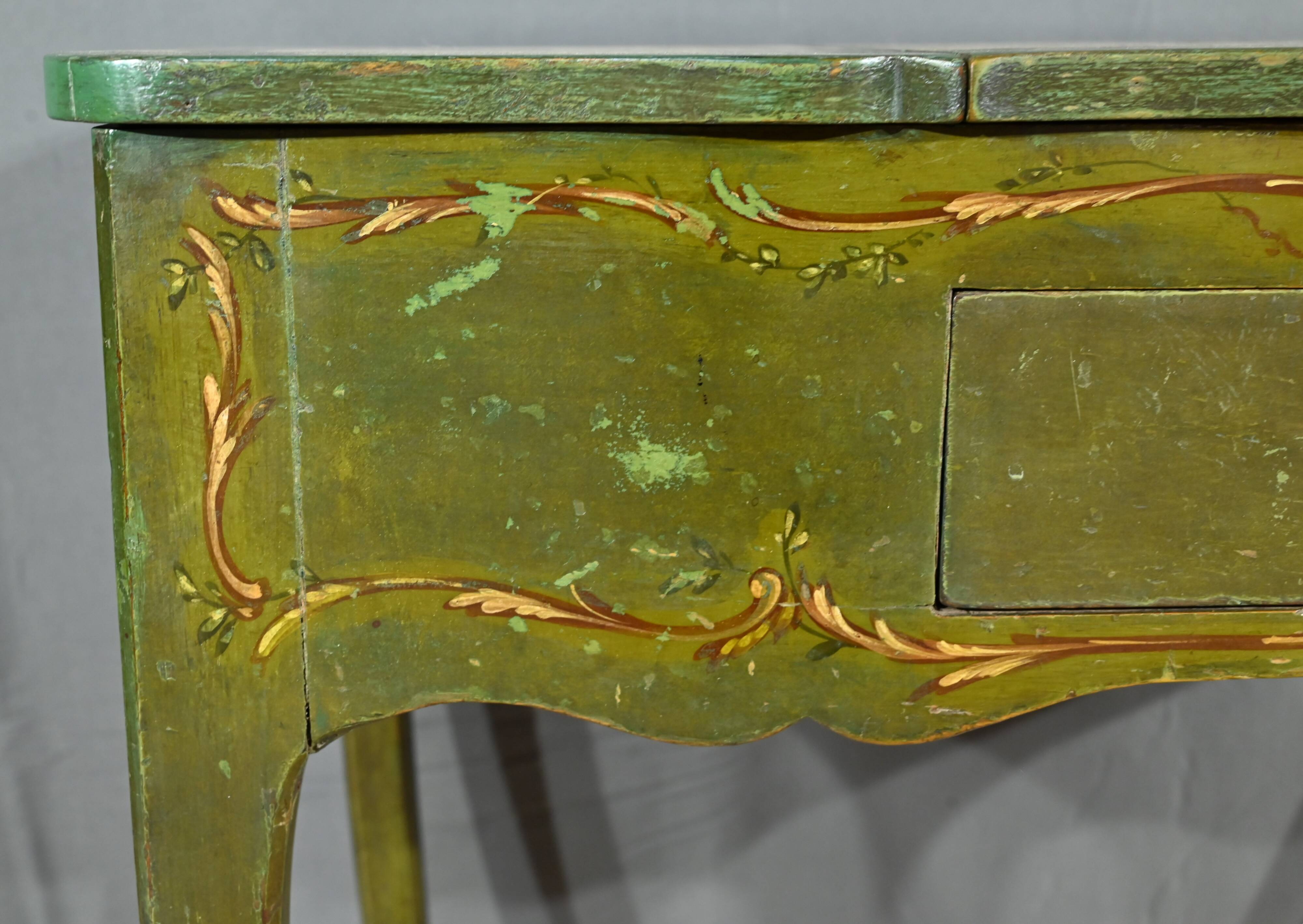 Small Painted Oak Dressing Table, Louis XV style – Late 18th century