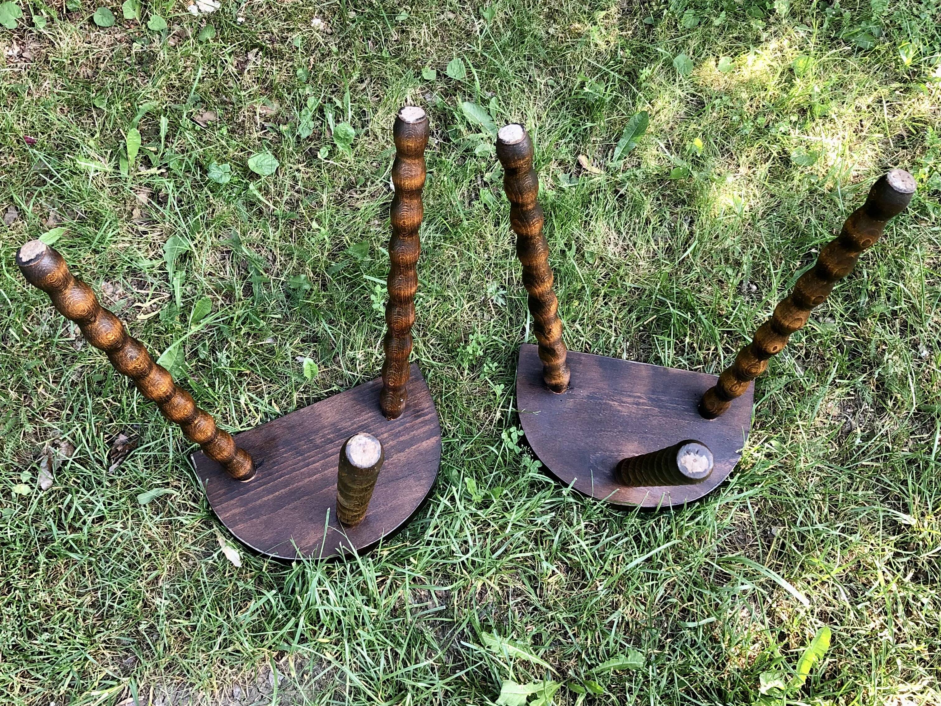 Duo half-moon tripod stools