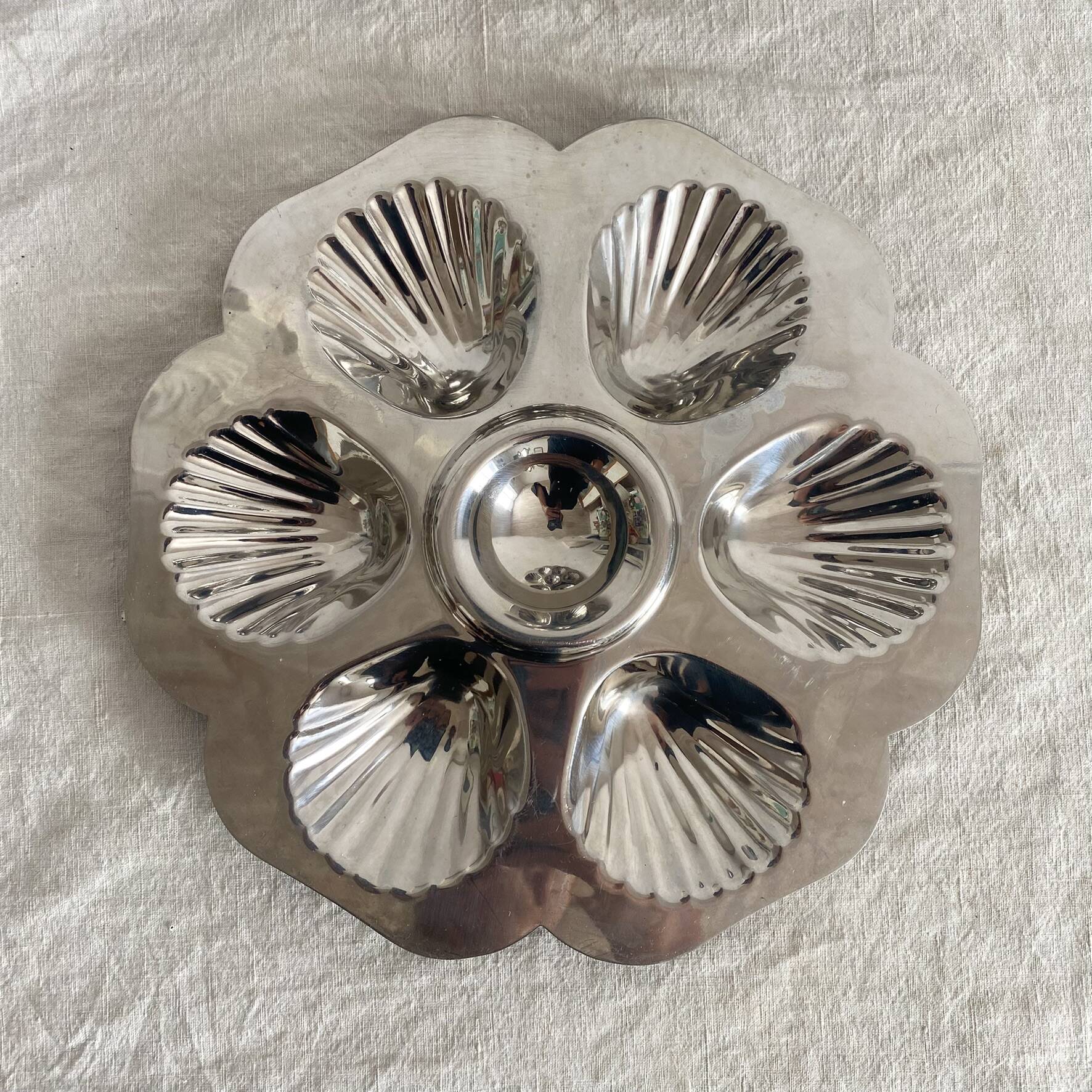 Stainless steel oyster plates