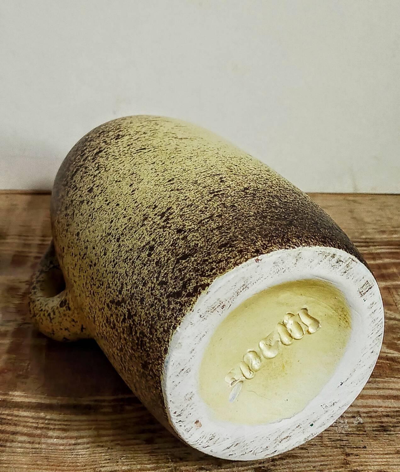 Single-flower vase, ceramic bottle by Max Idlas