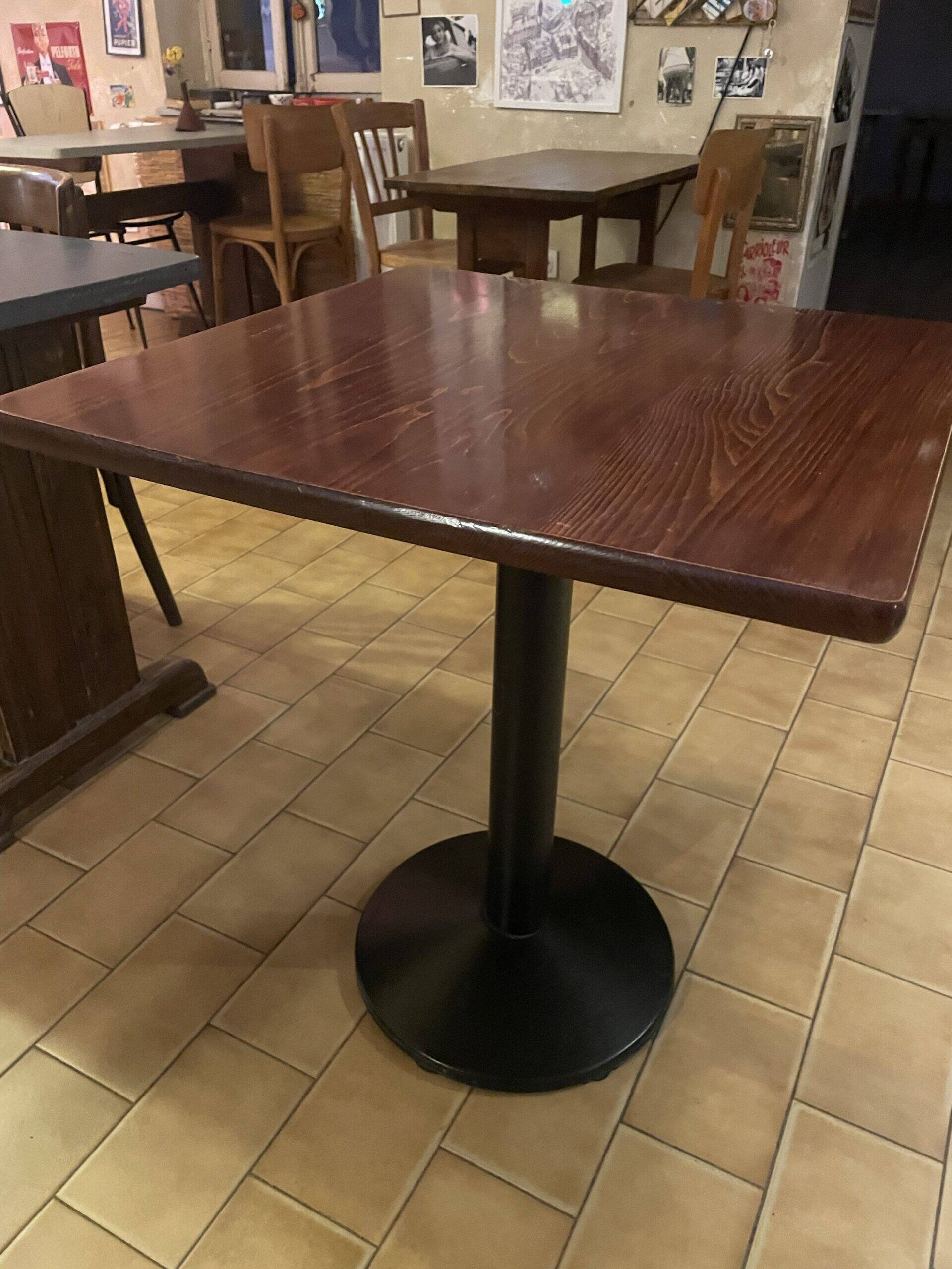 Table bistrot