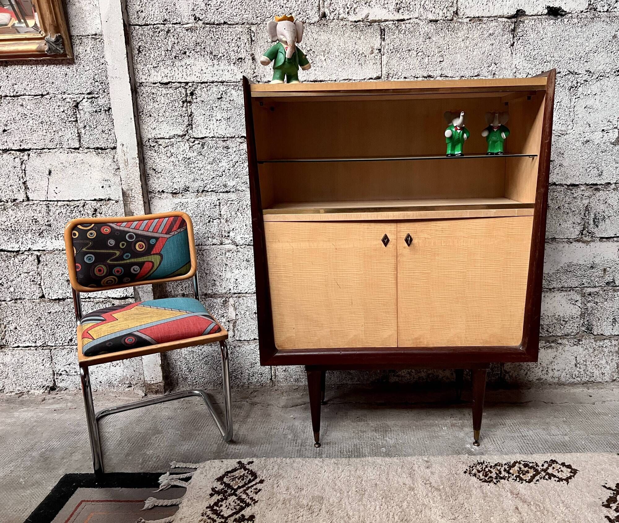Vintage showcase in ash and lemon tree
