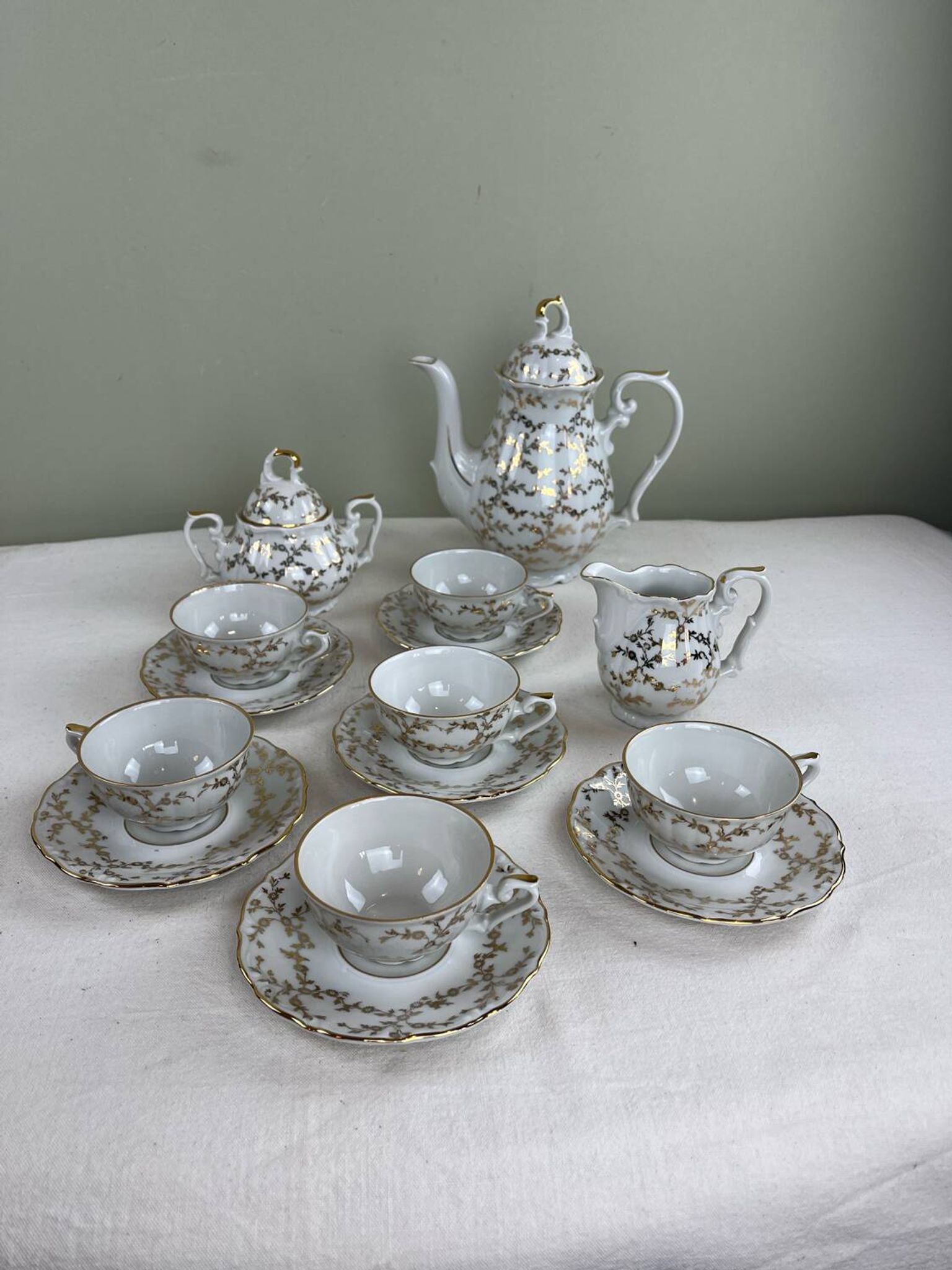 Antique coffee service in fine gilded porcelain – for 6 people – Vintage