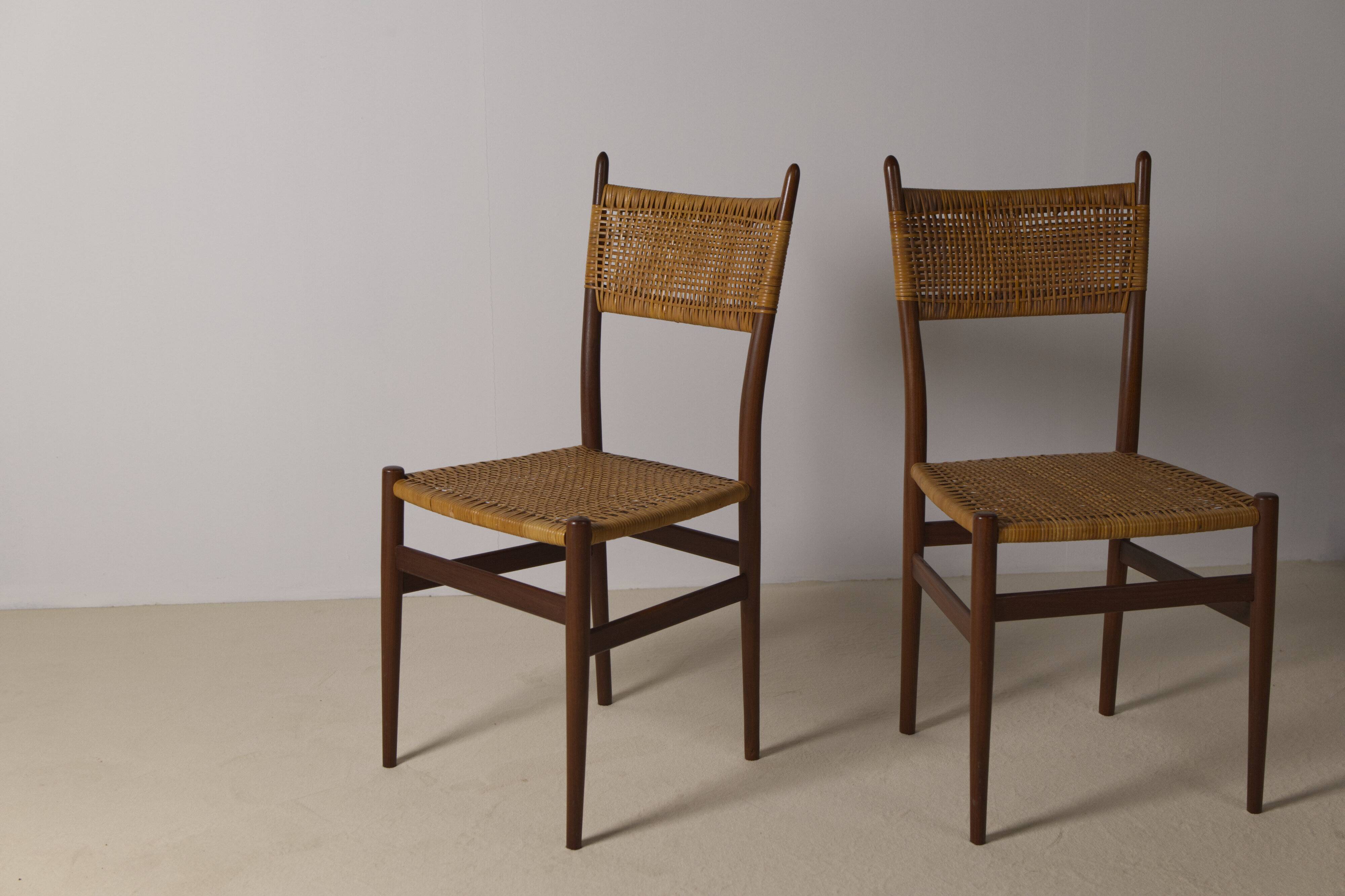 Ensemble de 4 chaises de salle à manger italiennes en teck et rotin