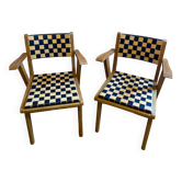 Paire de chaises des années 50 en chêne dorées.