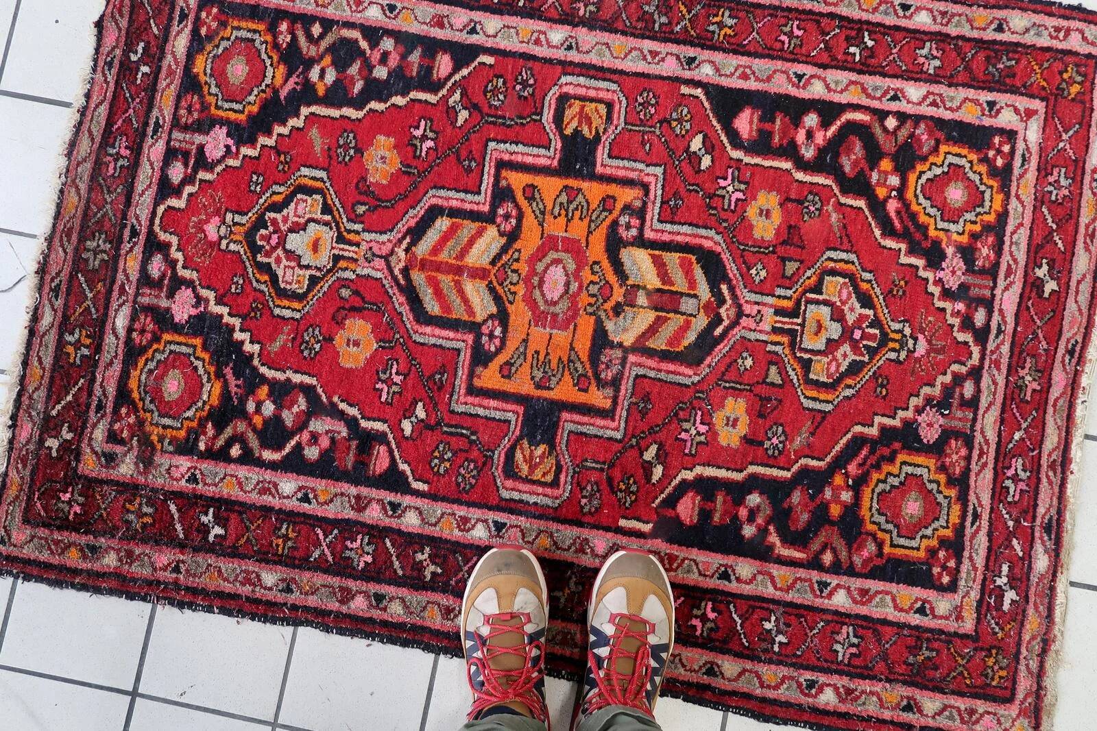 Antique Persian Hamadan rug 3.5' x 4.8' (107cm x 146cm) 1920s - 1C1207