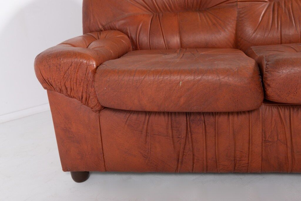 Mid-century leather sofa from the 1960s, Italy
