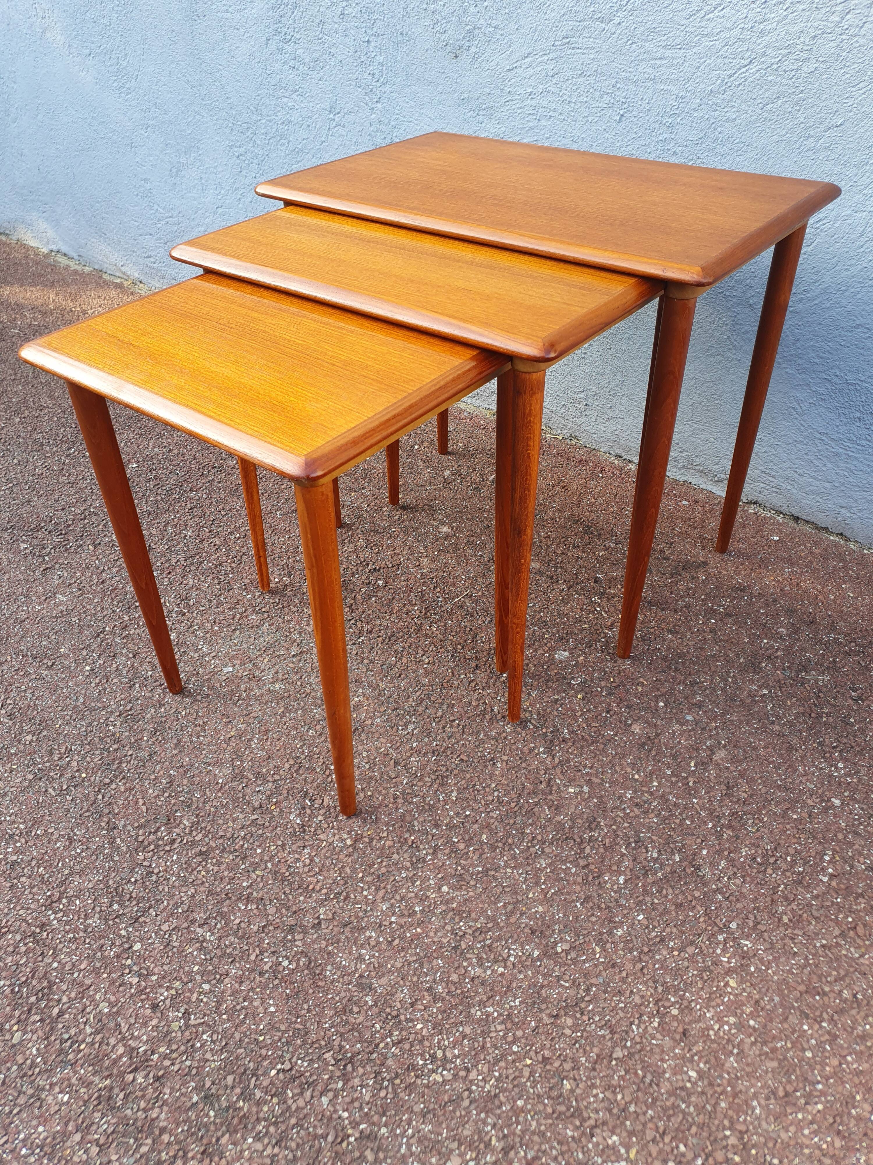 Table gigogne teck vintage