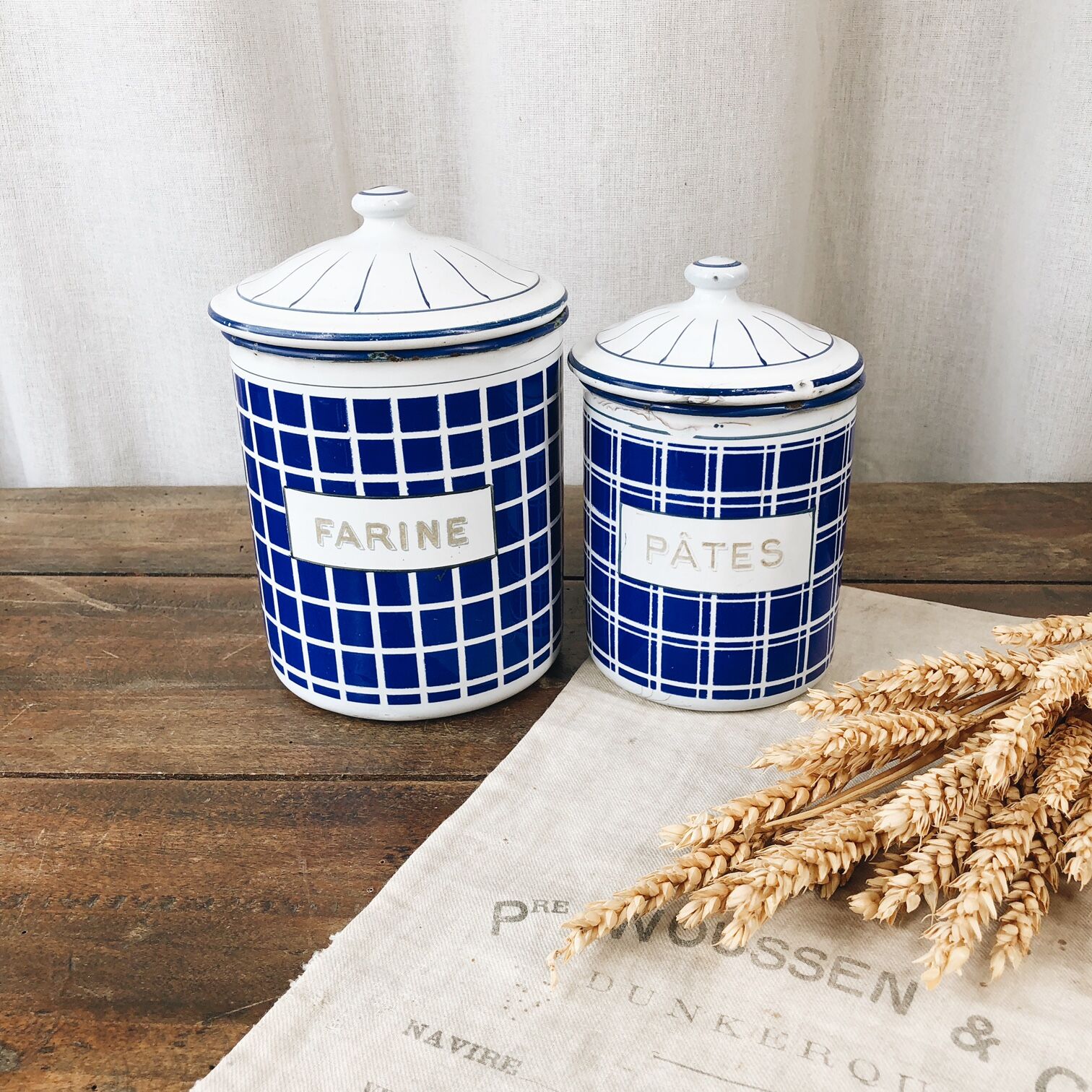 Duo de pots en émail “Farine” et “Pâtes”