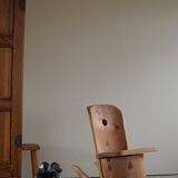 Unique sculptural rocking chair by the Finnish Matti Martikka in solid pine, 1960s.