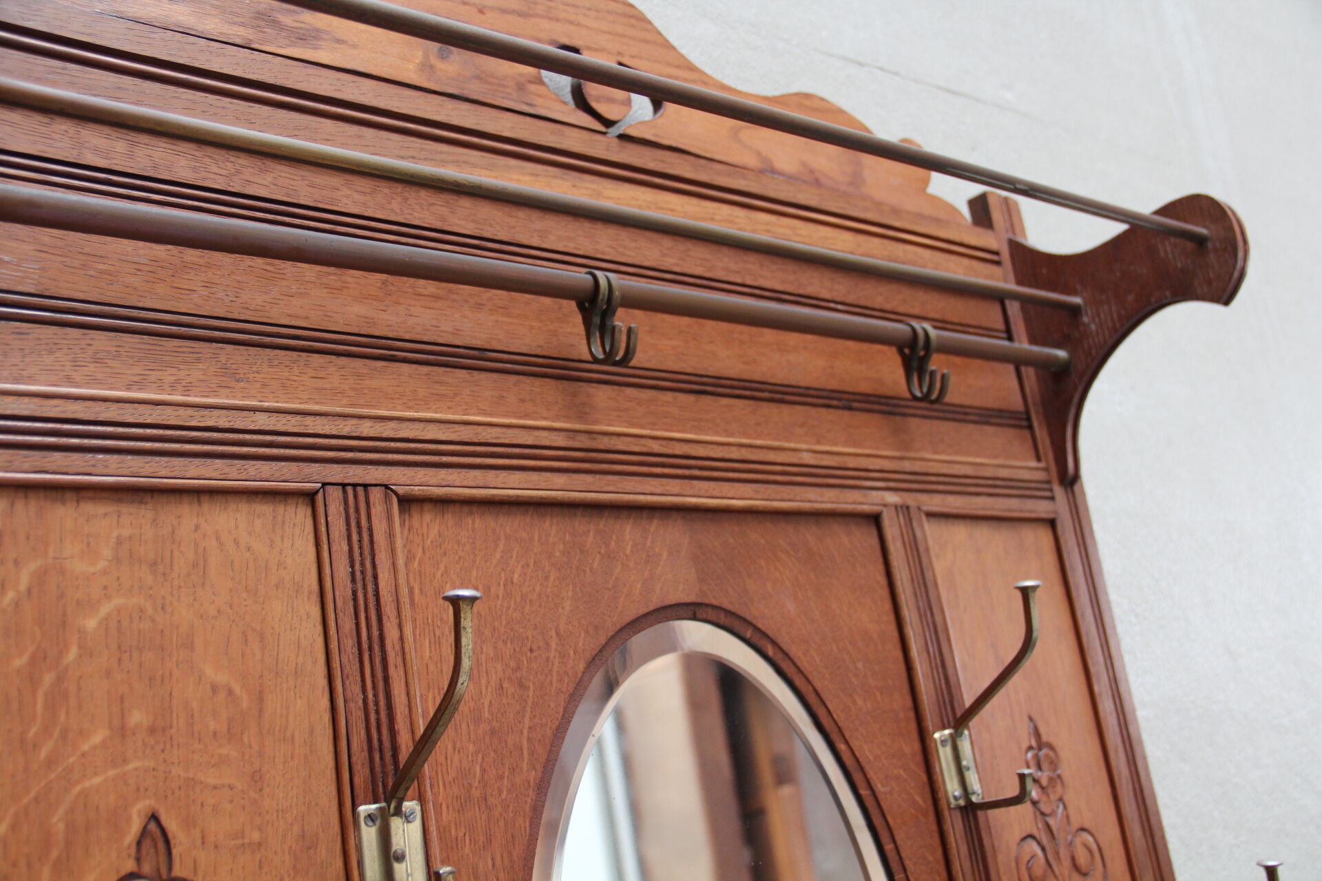 Wardrobe cabinet oak mantel in early XX °