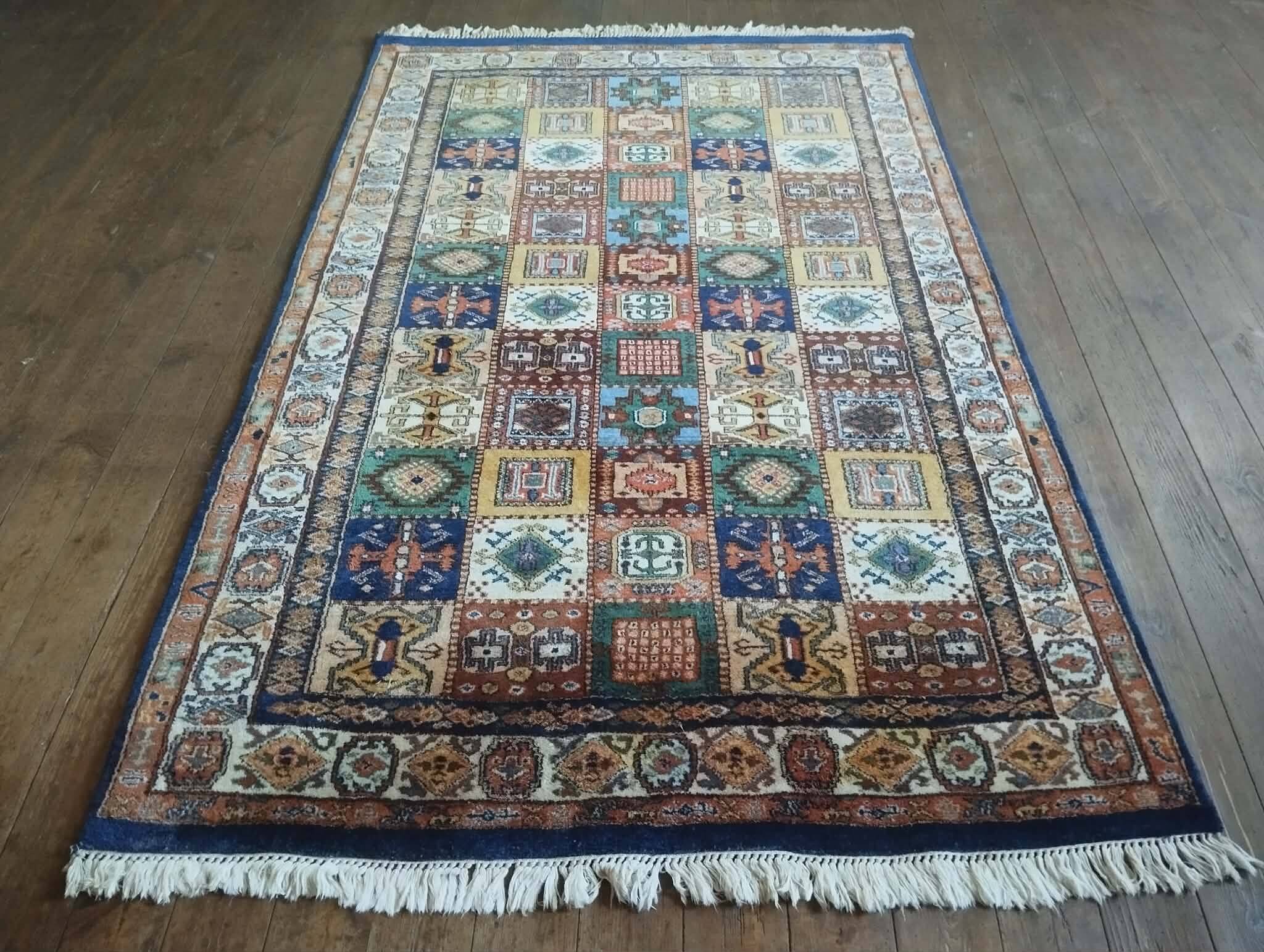 Handmade Indian rug 215x136cm
