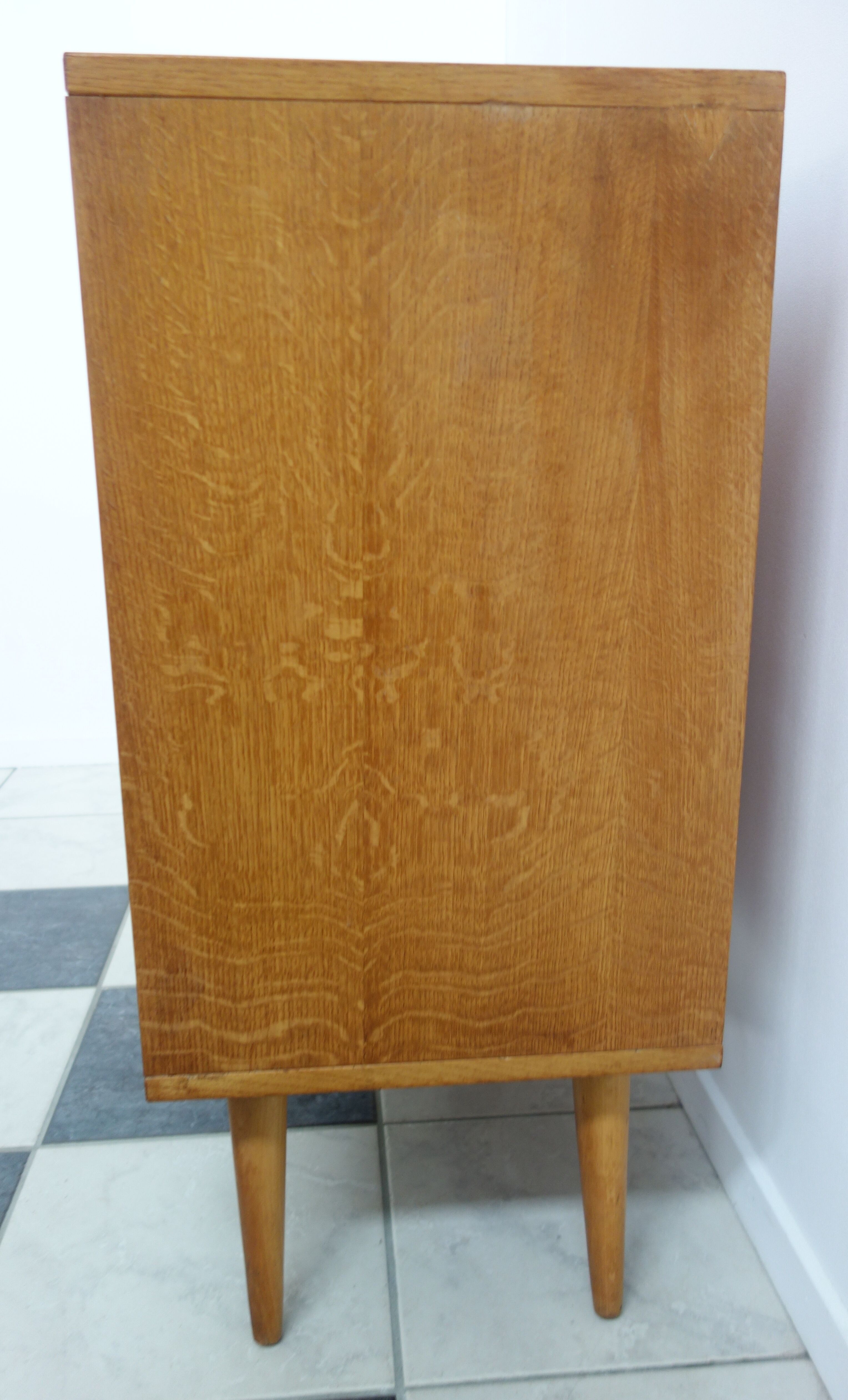 Commode à deux portes années 1960