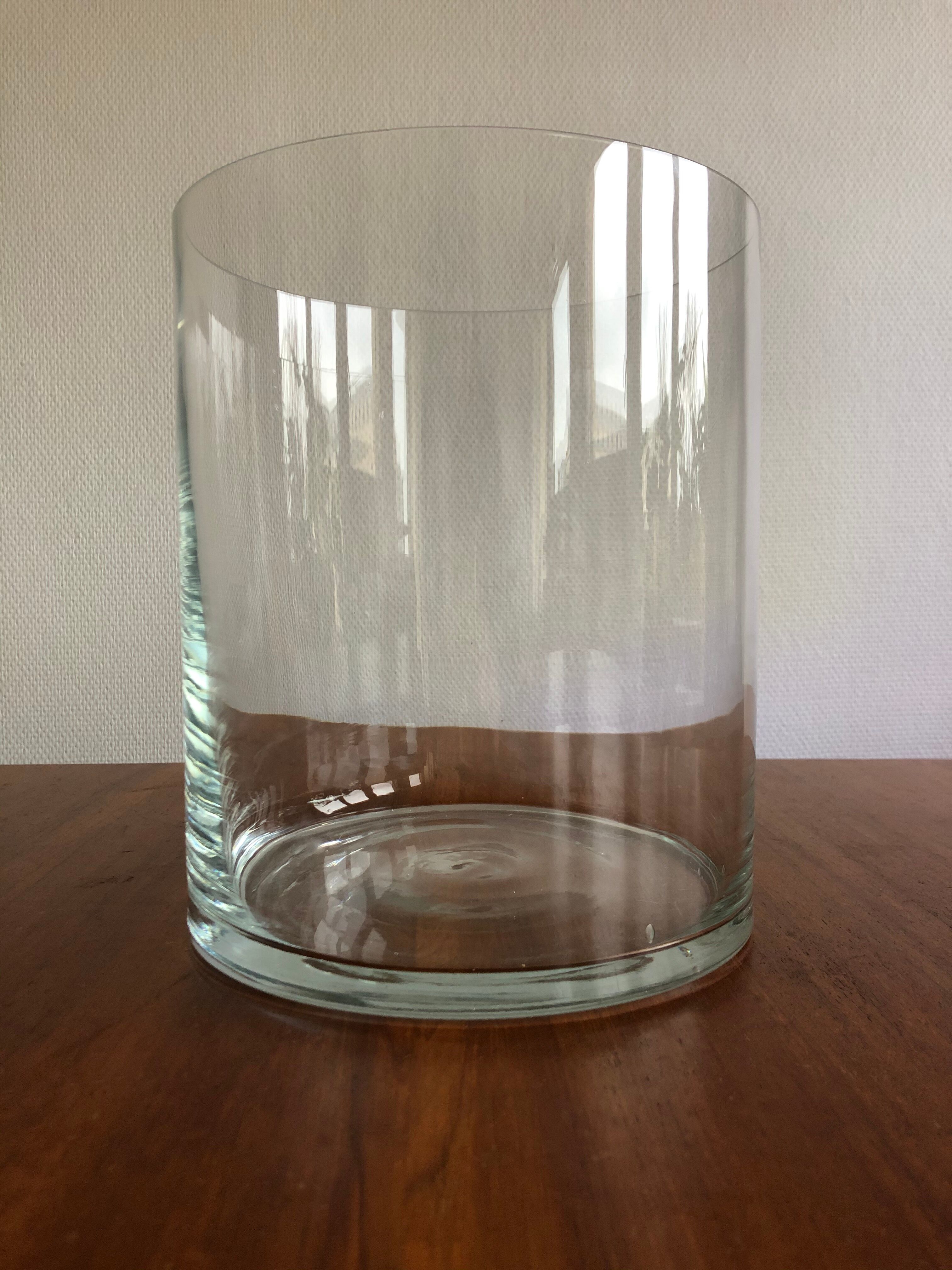 Large cylindrical vase in blown glass