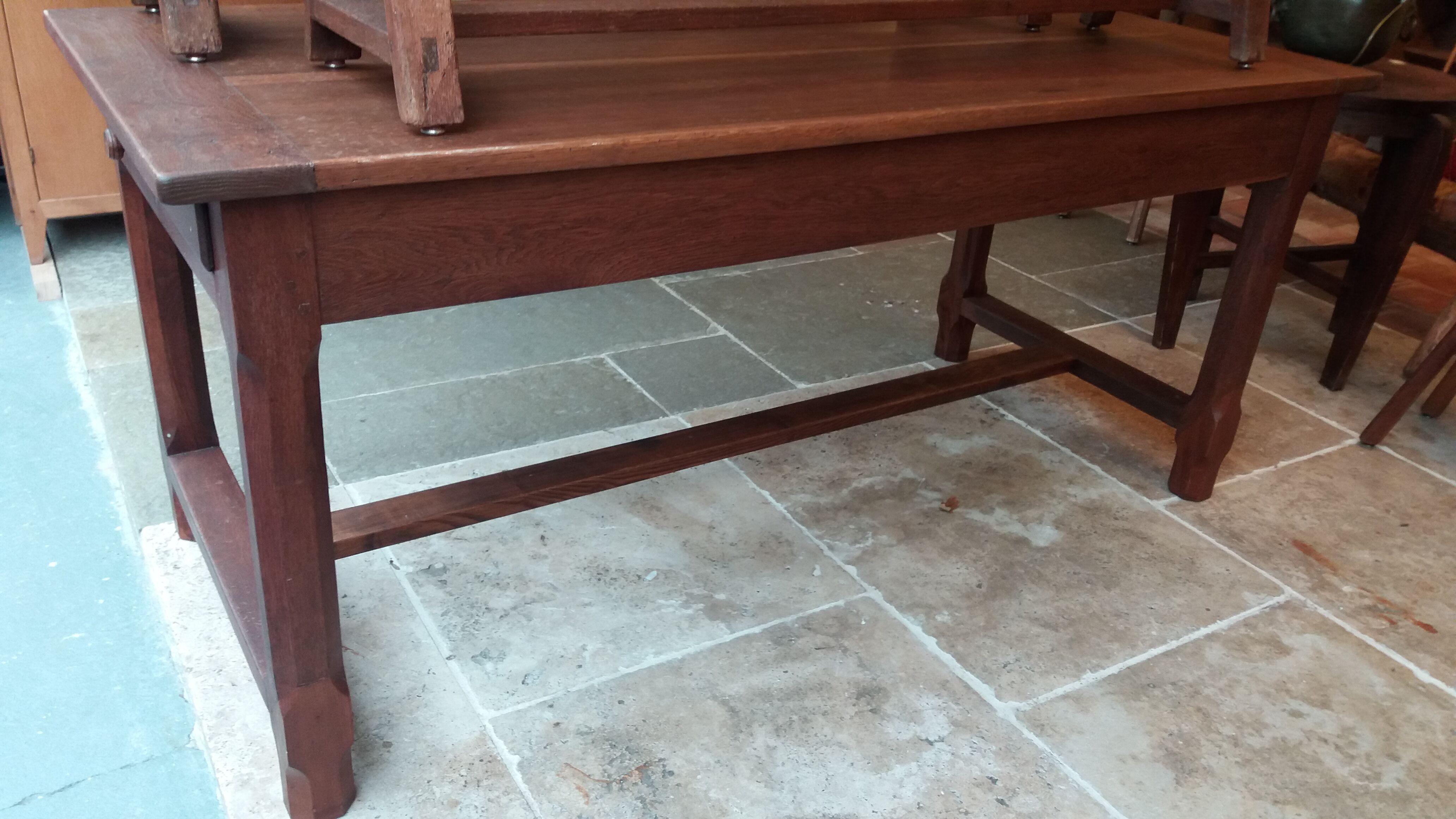 Farmhouse table and its 2 benches