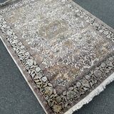 Persian rug in pure silk