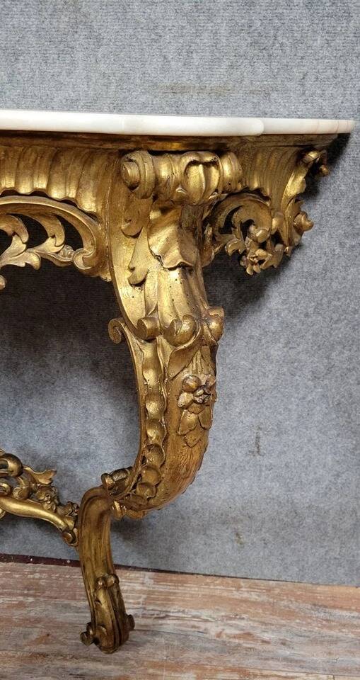 Louis XV style Venetian curved console in gilded wood circa 1900