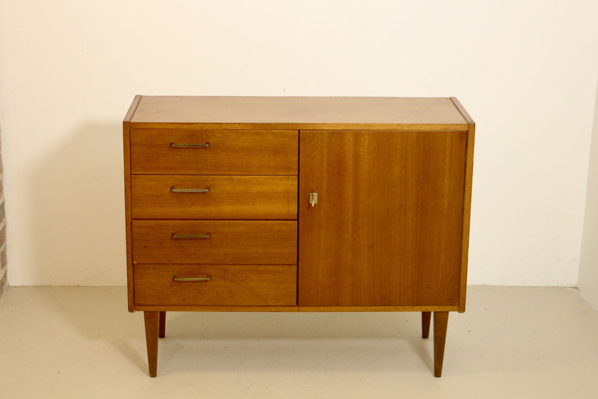Scandinavian chest of drawers, consisting of 4 drawers, year 60. Ref calypso