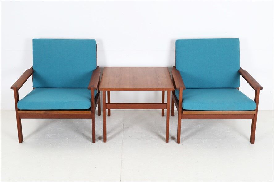Ensemble de 2 fauteuils en teck "Capella" restaurés d'Illum Wikkelsø / Niels Eilersen.