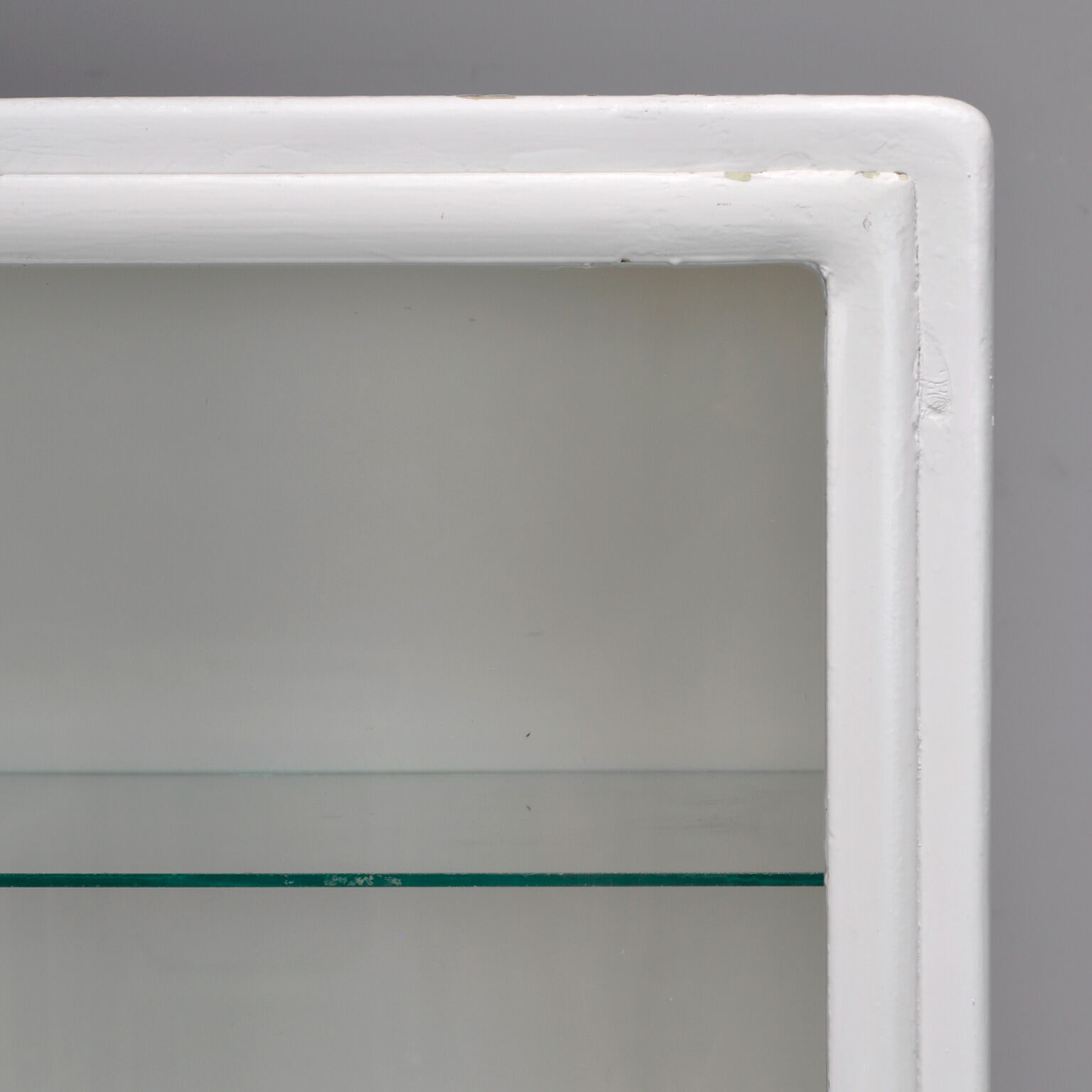 Cabinet médical vintage en fer et en verre, années 1950