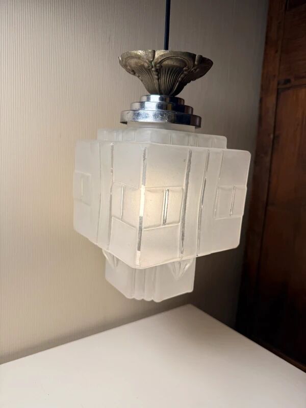 Art Deco "Skyscraper" suspension from the 1930s – Geometric frosted glass