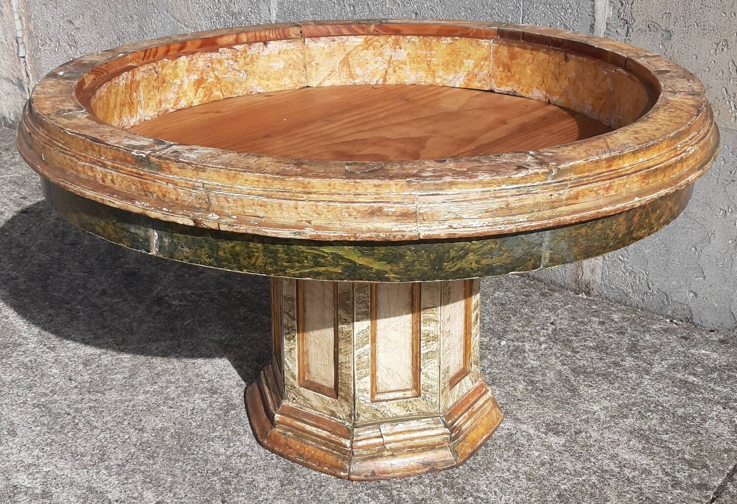 Coffee table (polychrome wood)