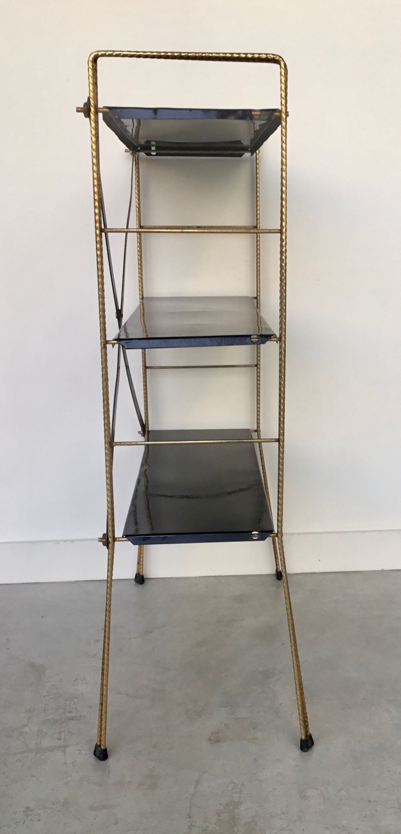 Shelf String metal on feet - vintage 1960