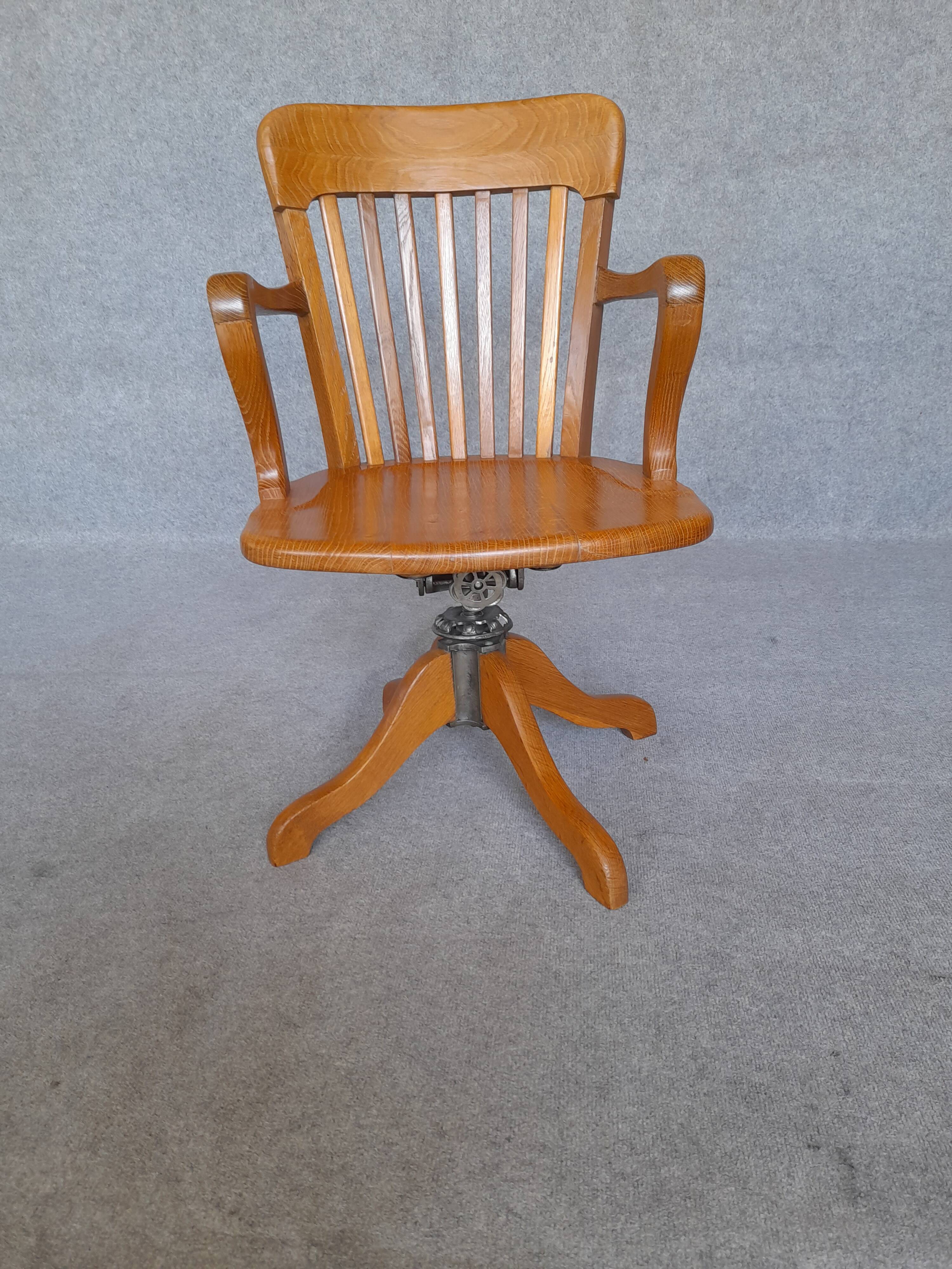 Swivel office chair from around 1940