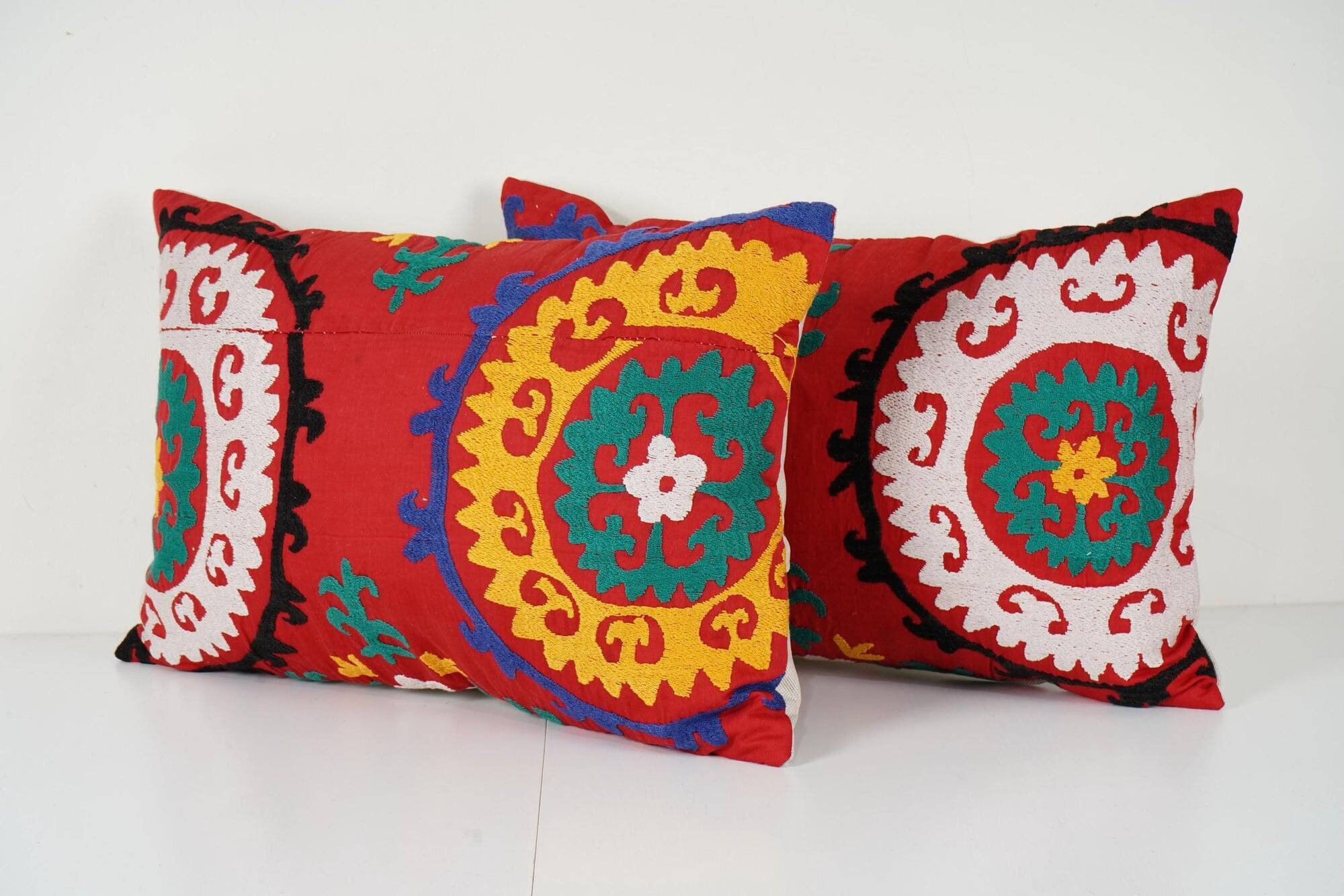Set of 2 vintage embroidered cushion covers 41x61 cm