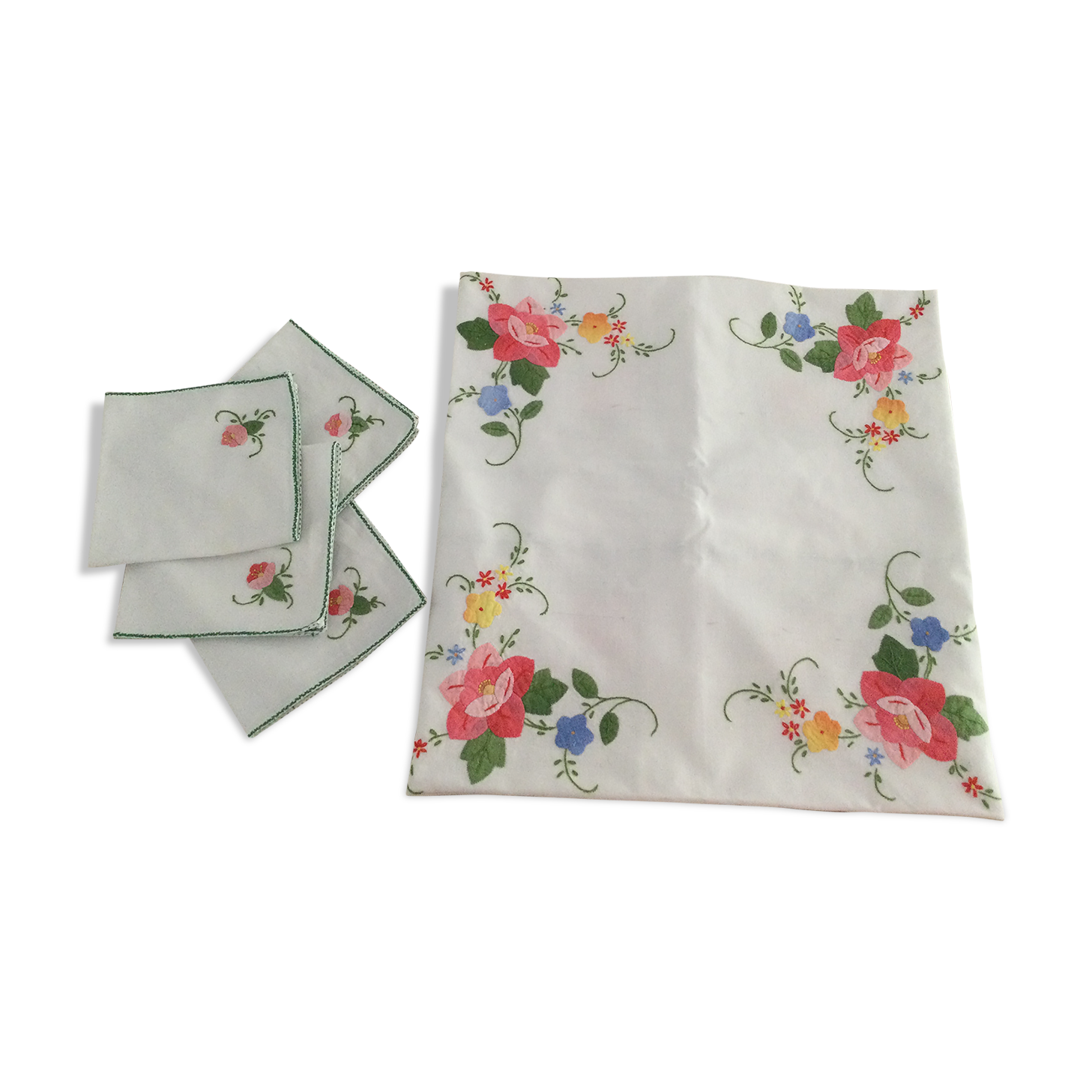 Embroidered tea tablecloth and 4 towels