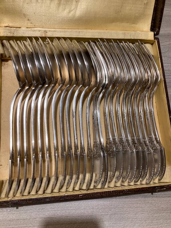 Boulenger 23-piece cutlery set with silver hallmark 84 gr