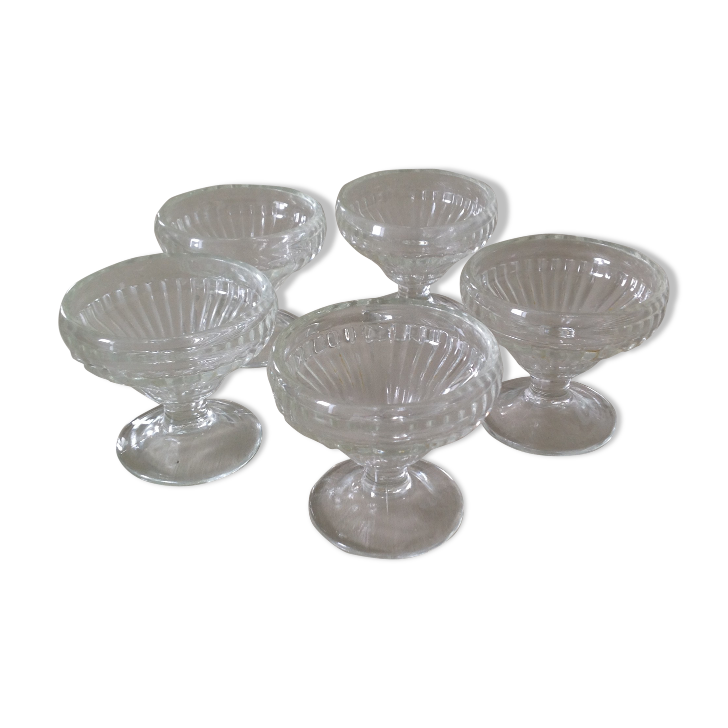 Set of 5 glass cups
